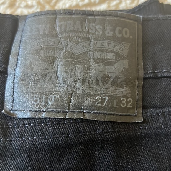 Like new! Levi’s - Picture 2 of 3
